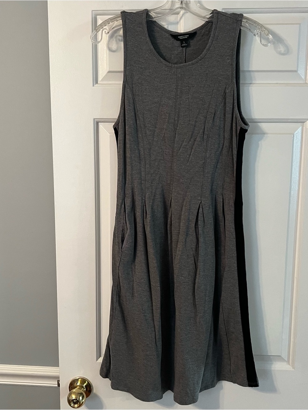 Vera Wang sleeveless dress